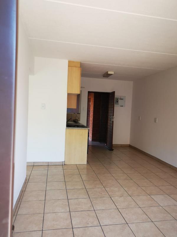 To Let 2 Bedroom Property for Rent in Castleview Gauteng
