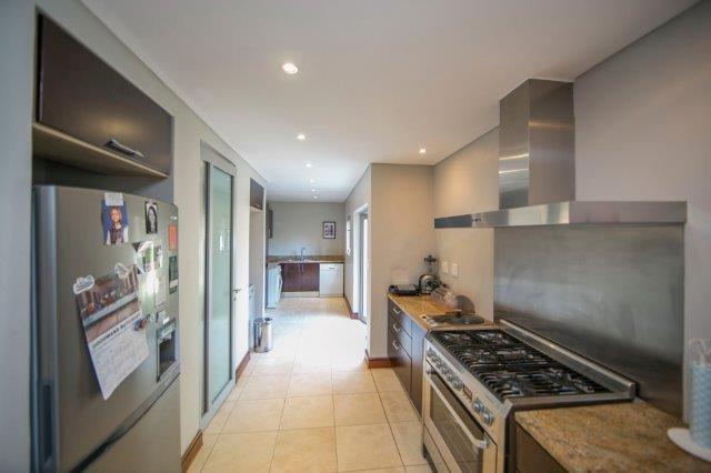 To Let 5 Bedroom Property for Rent in Fourways Gardens Gauteng
