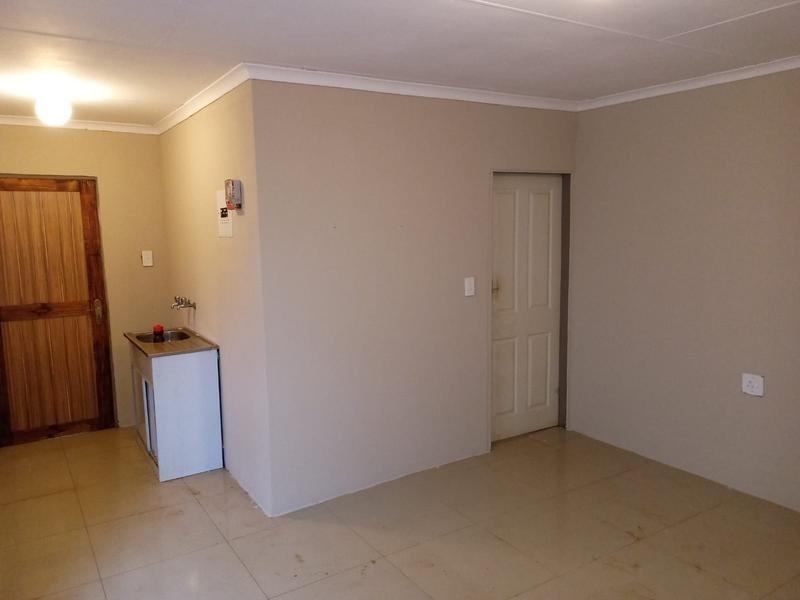 5 Bedroom Property for Sale in Protea Glen Gauteng