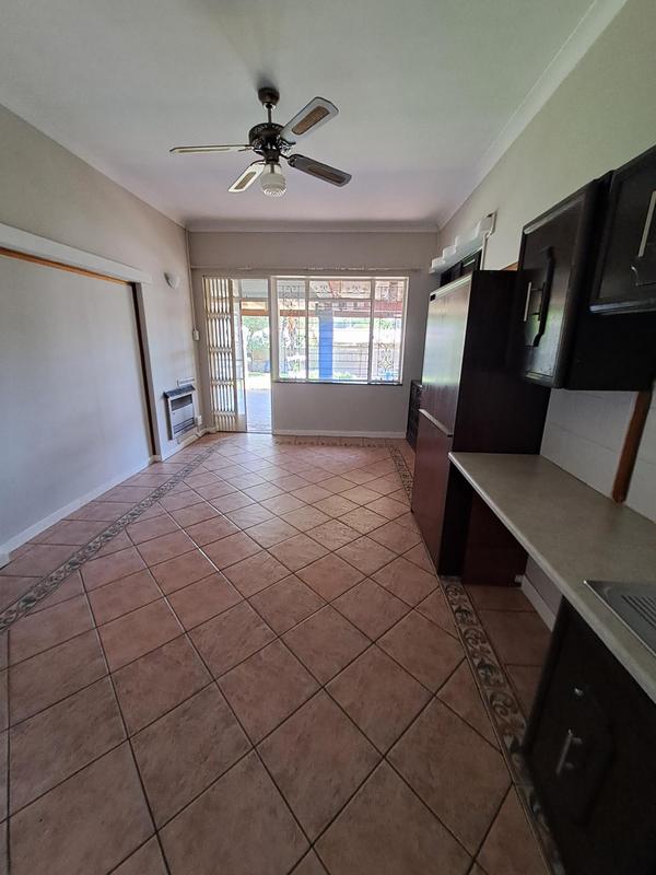 To Let 1 Bedroom Property for Rent in Emmarentia Gauteng