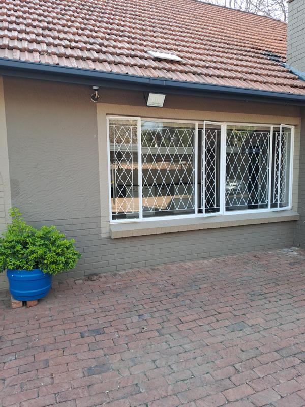 To Let 1 Bedroom Property for Rent in Linden Gauteng