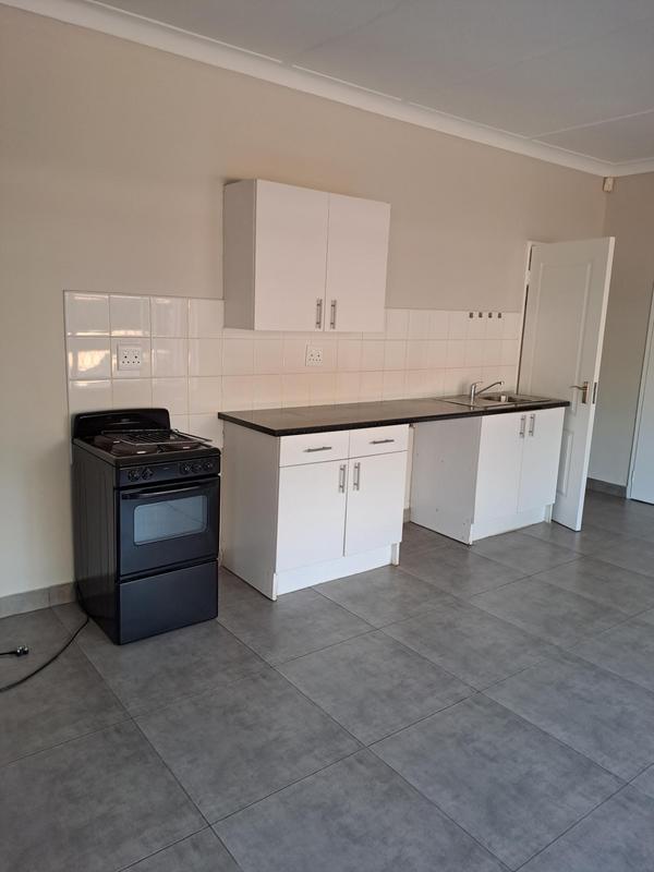 To Let 1 Bedroom Property for Rent in Linden Gauteng