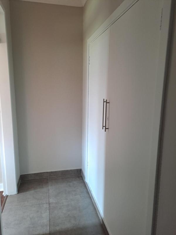 To Let 1 Bedroom Property for Rent in Linden Gauteng