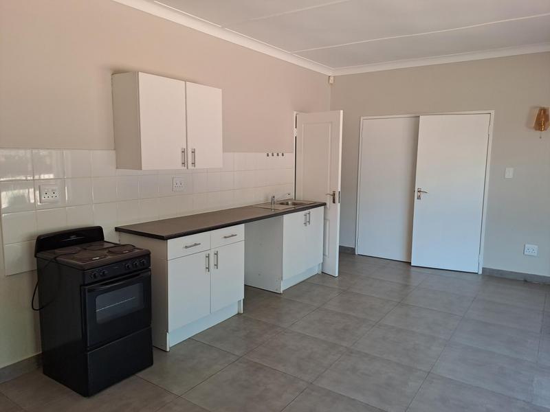 To Let 1 Bedroom Property for Rent in Linden Gauteng