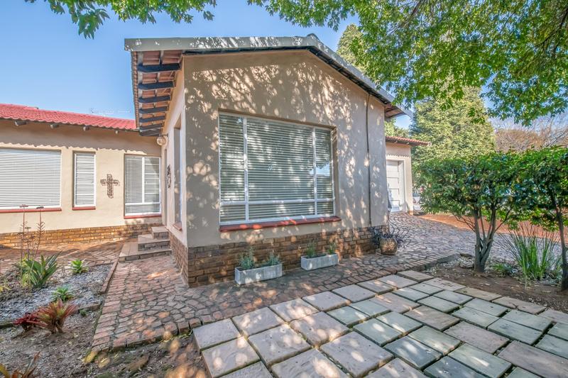 2 Bedroom Property for Sale in Eldoraigne Gauteng
