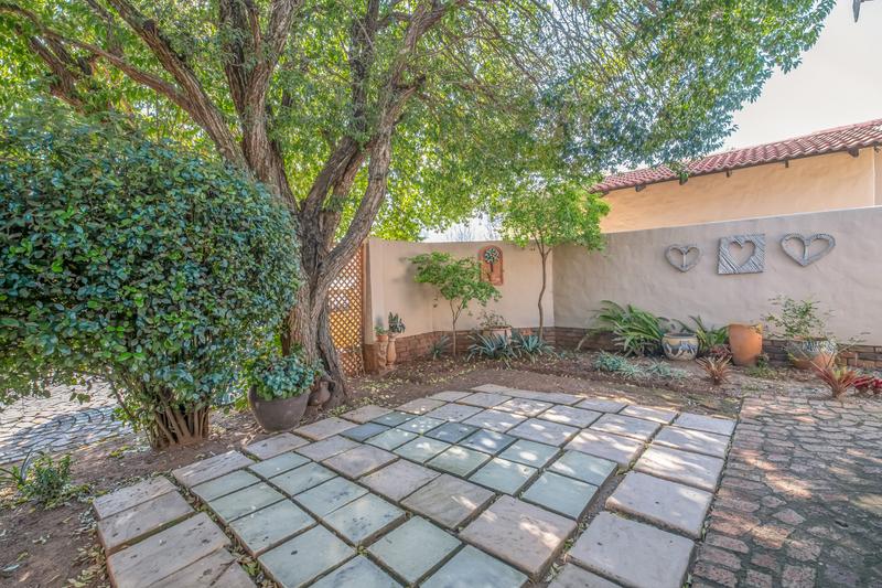 2 Bedroom Property for Sale in Eldoraigne Gauteng