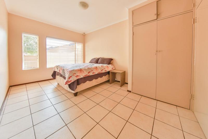 2 Bedroom Property for Sale in Eldoraigne Gauteng
