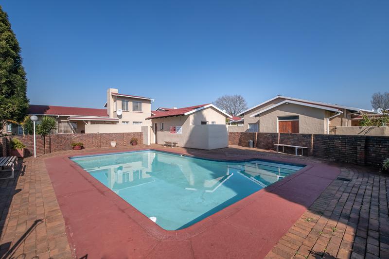 2 Bedroom Property for Sale in Eldoraigne Gauteng