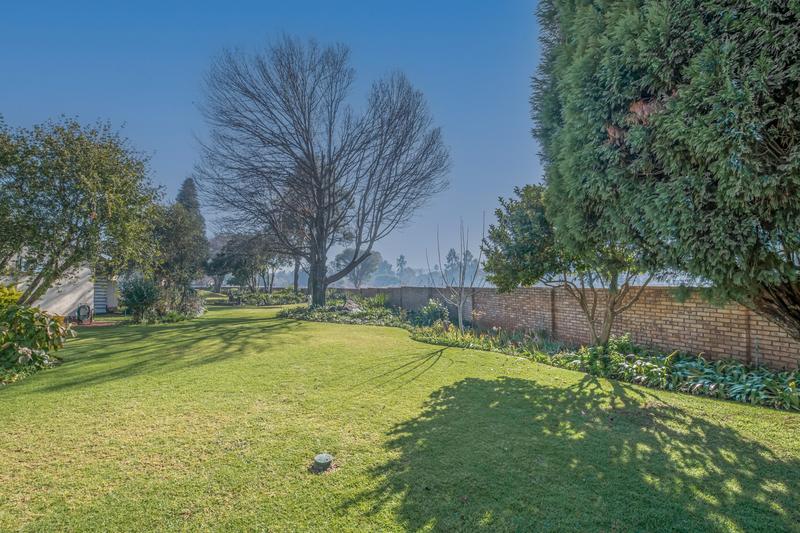 2 Bedroom Property for Sale in Eldoraigne Gauteng