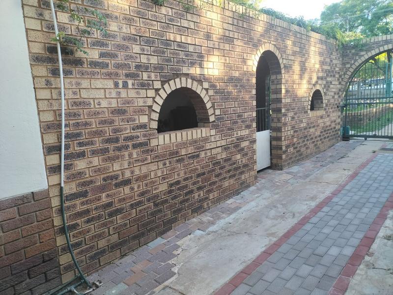 4 Bedroom Property for Sale in Pretoria Gardens Gauteng