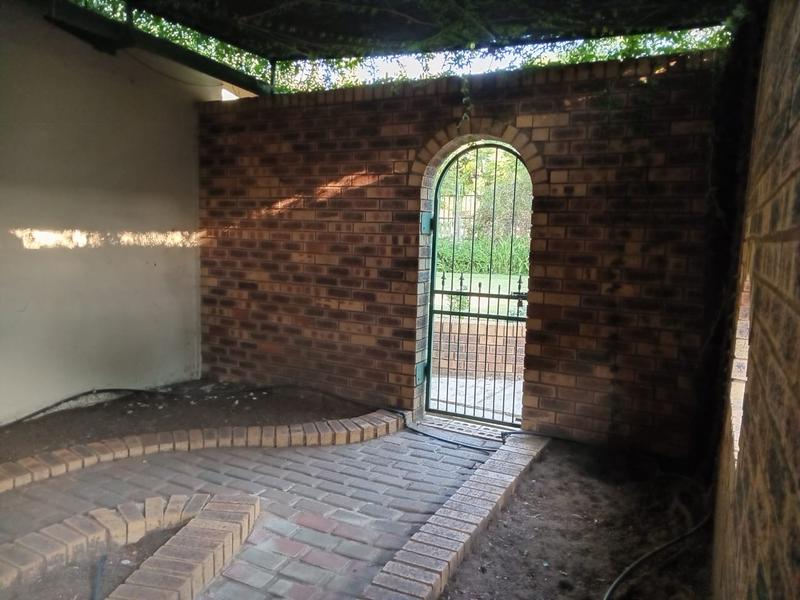 4 Bedroom Property for Sale in Pretoria Gardens Gauteng