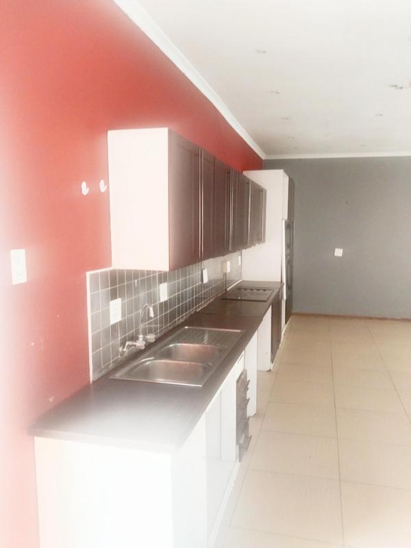 To Let 3 Bedroom Property for Rent in Albertville Gauteng