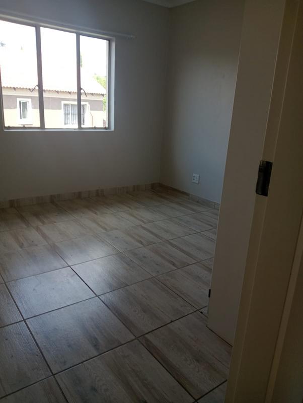 2 Bedroom Property for Sale in Halfway Gardens Gauteng