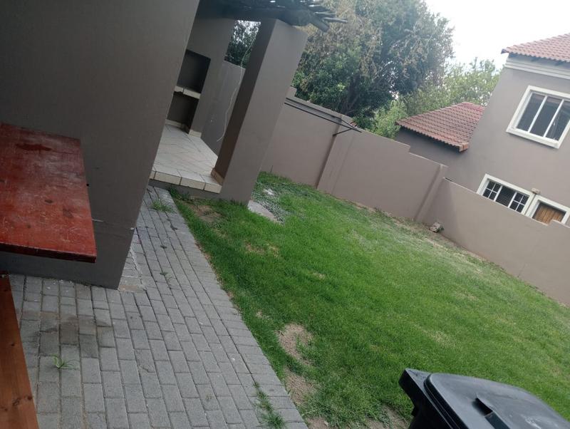 2 Bedroom Property for Sale in Halfway Gardens Gauteng