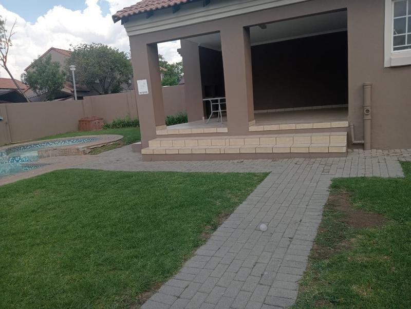 2 Bedroom Property for Sale in Halfway Gardens Gauteng