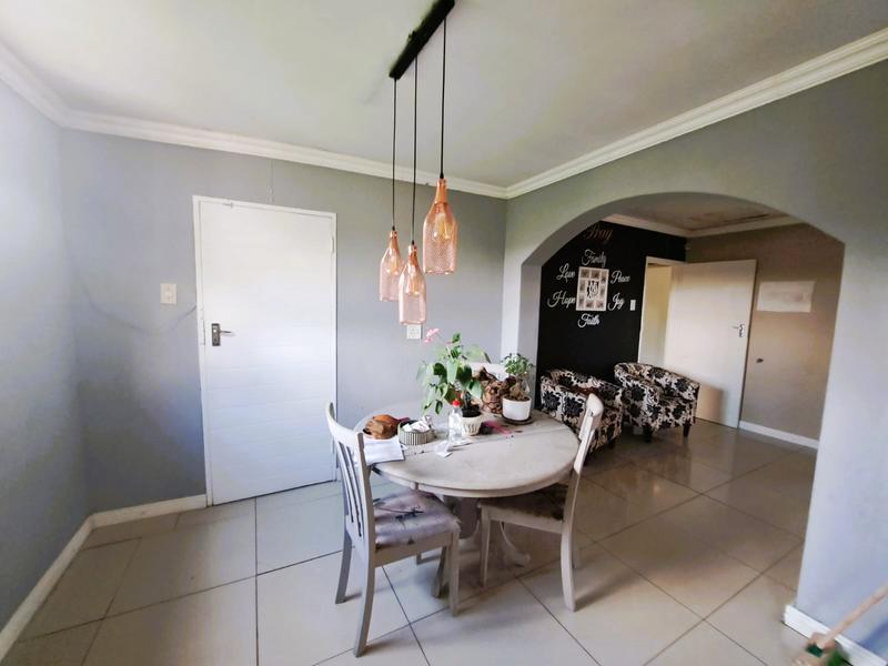 4 Bedroom Property for Sale in Heuweloord Gauteng