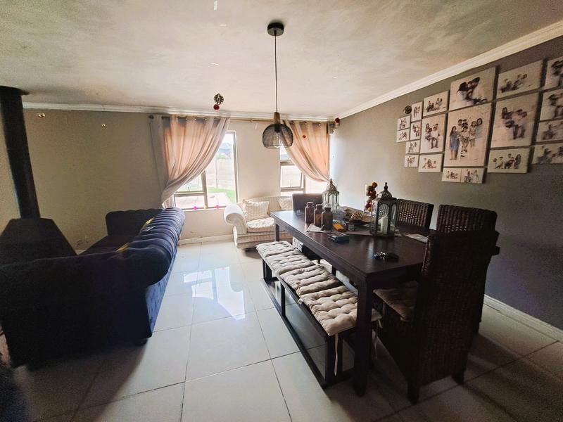 4 Bedroom Property for Sale in Heuweloord Gauteng