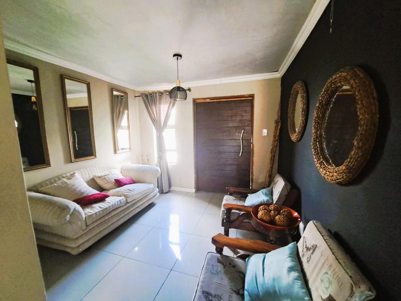 4 Bedroom Property for Sale in Heuweloord Gauteng