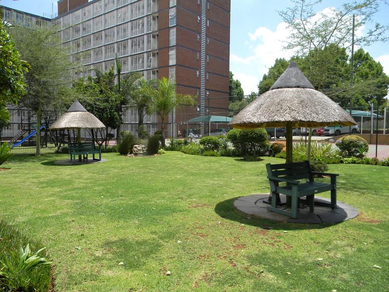 2 Bedroom Property for Sale in Bedford Gardens Gauteng