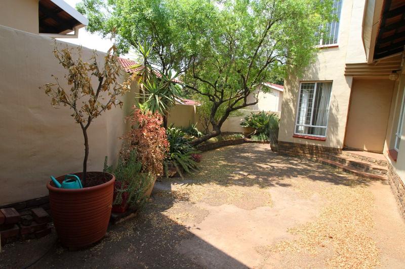 4 Bedroom Property for Sale in Eldoraigne Gauteng