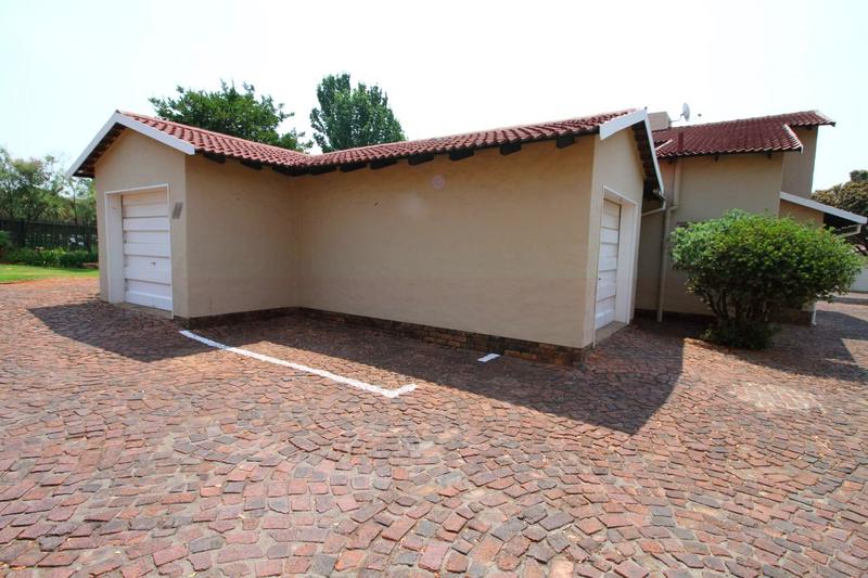 4 Bedroom Property for Sale in Eldoraigne Gauteng