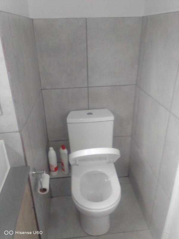 To Let 2 Bedroom Property for Rent in Orlando Gauteng