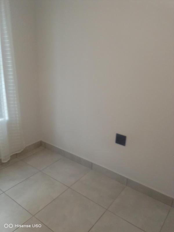 To Let 2 Bedroom Property for Rent in Orlando Gauteng