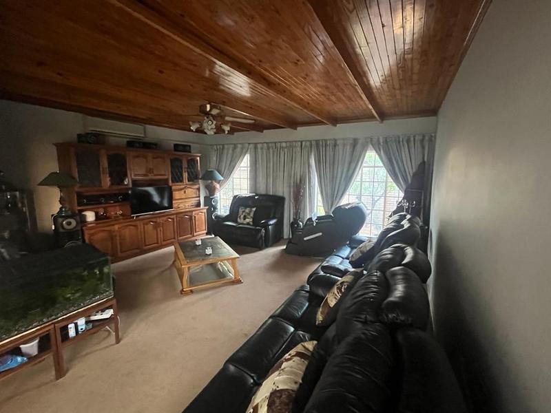 4 Bedroom Property for Sale in Waterkloof A H Gauteng