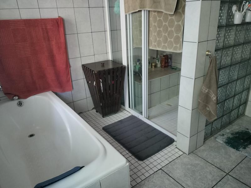 4 Bedroom Property for Sale in Waterkloof A H Gauteng