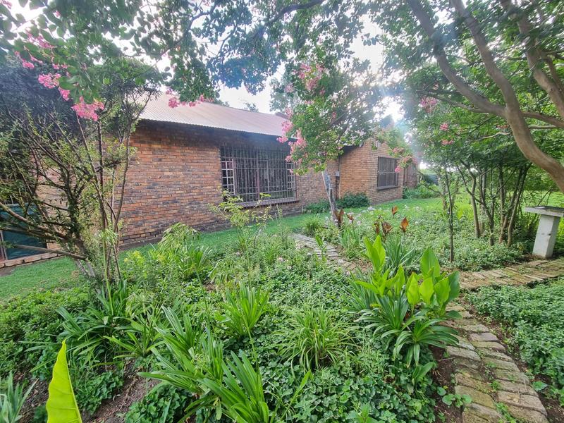 5 Bedroom Property for Sale in Nelsonia Gauteng