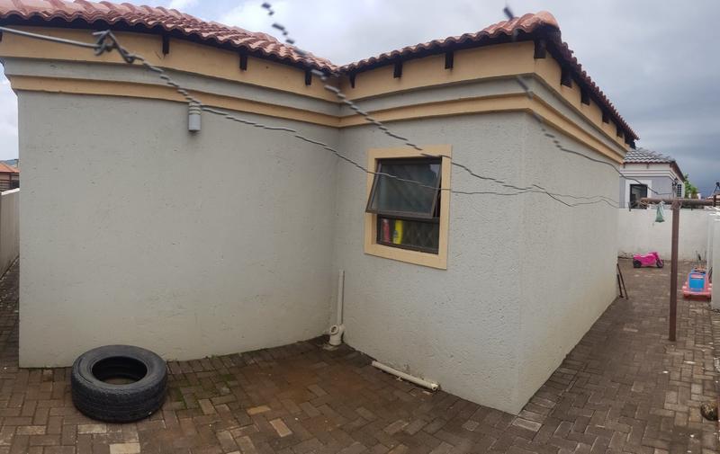 3 Bedroom Property for Sale in Kirkney Gauteng