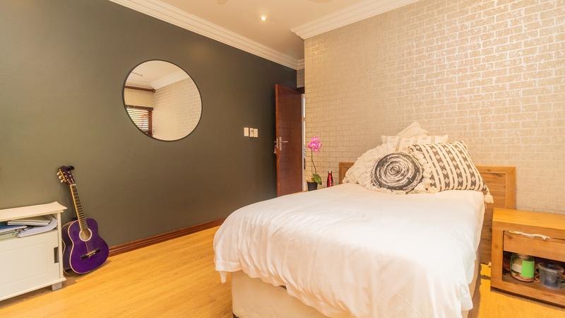 5 Bedroom Property for Sale in Midlands Estate Gauteng