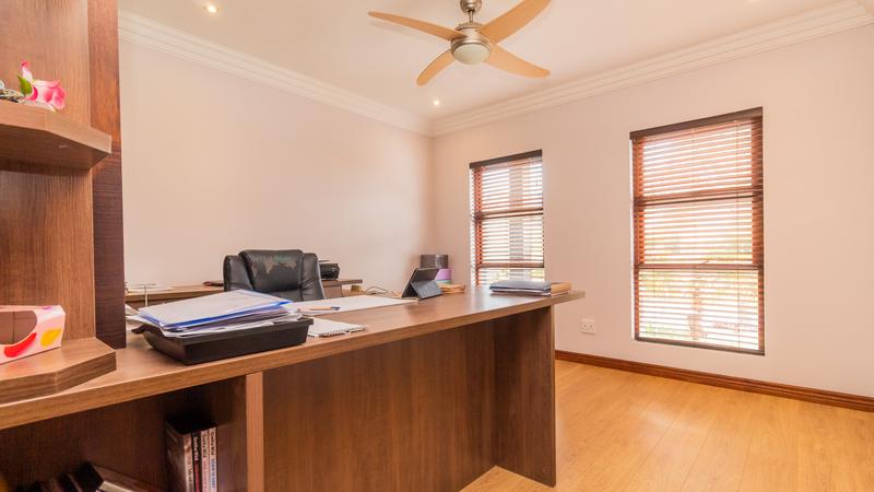 5 Bedroom Property for Sale in Midlands Estate Gauteng