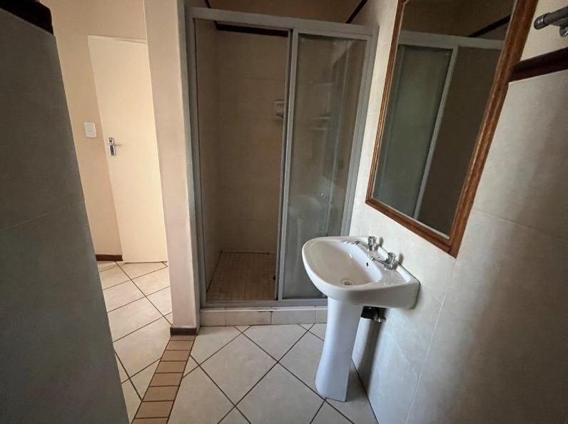 To Let 2 Bedroom Property for Rent in Noordwyk Gauteng