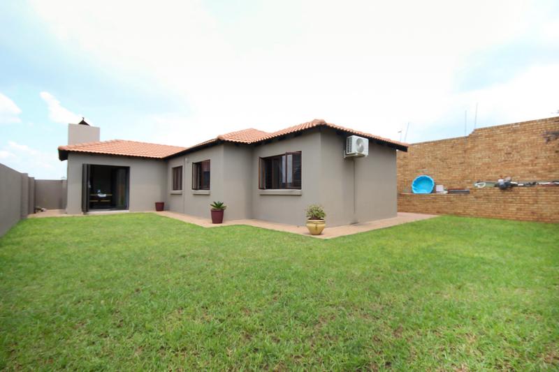 3 Bedroom Property for Sale in Thatchfield Gauteng