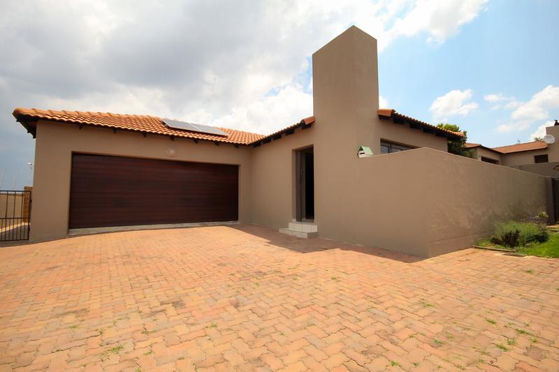 3 Bedroom Property for Sale in Thatchfield Gauteng