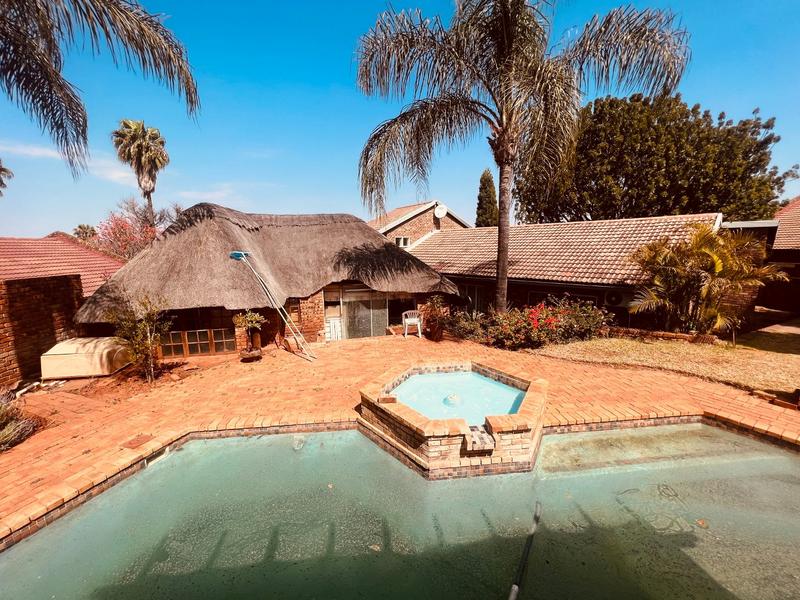 5 Bedroom Property for Sale in Suiderberg Gauteng