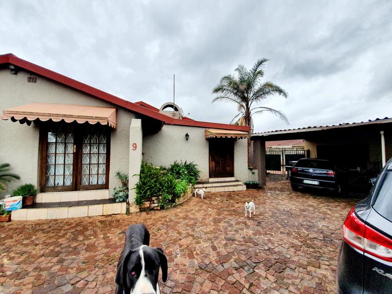 7 Bedroom Property for Sale in Birch Acres Gauteng