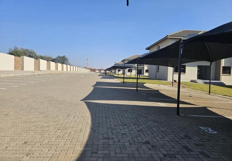 2 Bedroom Property for Sale in Noordwyk Gauteng