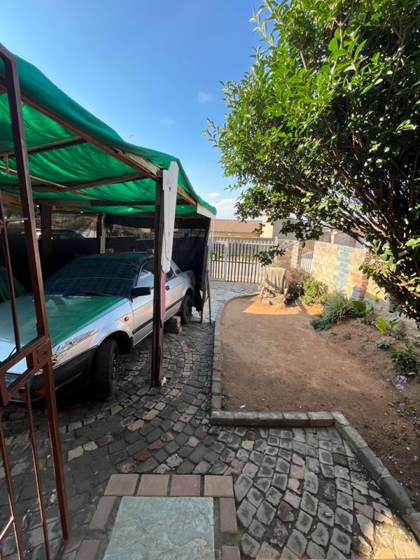 2 Bedroom Property for Sale in Olievenhoutbosch Gauteng