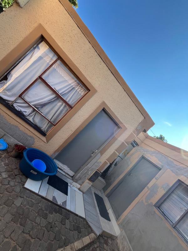 2 Bedroom Property for Sale in Olievenhoutbosch Gauteng