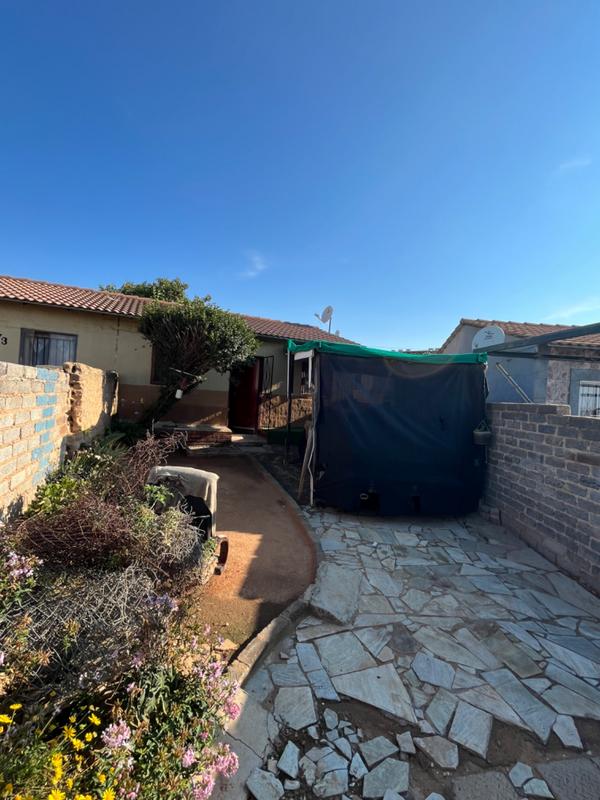 2 Bedroom Property for Sale in Olievenhoutbosch Gauteng