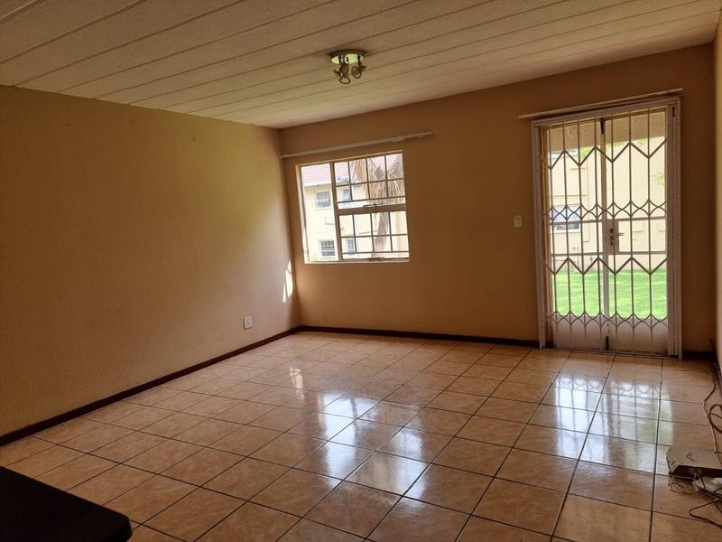 To Let 2 Bedroom Property for Rent in Vorna Valley Gauteng