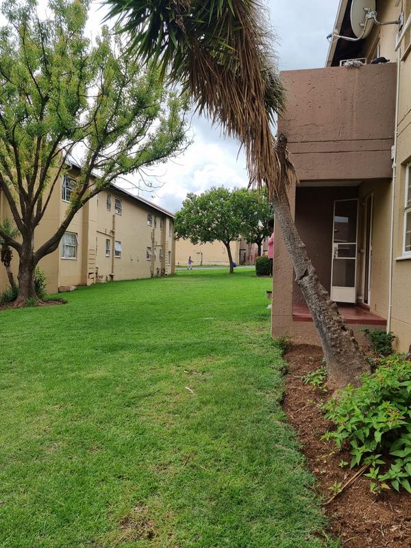 To Let 2 Bedroom Property for Rent in Vorna Valley Gauteng