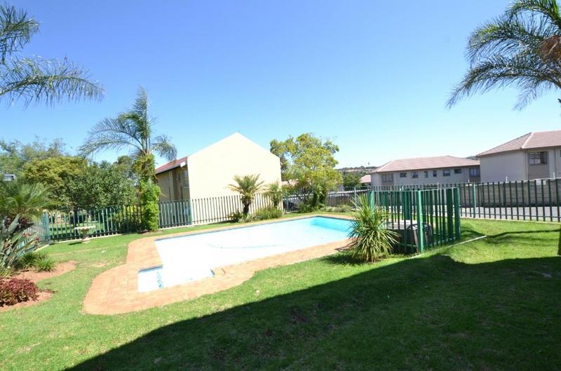 To Let 2 Bedroom Property for Rent in Vorna Valley Gauteng