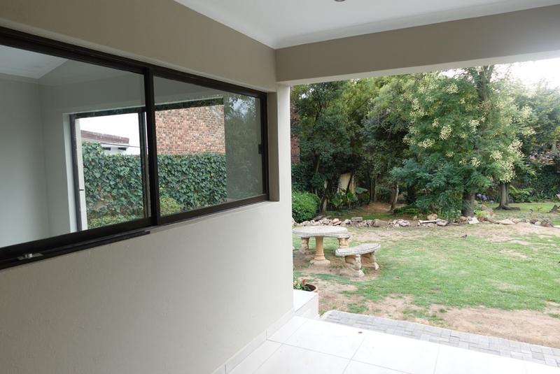 To Let 2 Bedroom Property for Rent in Morningside Manor Gauteng