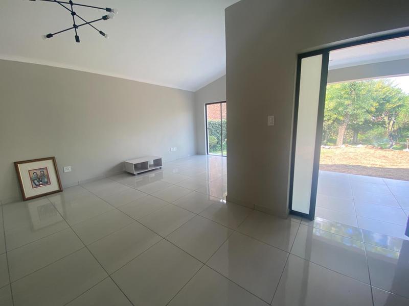 To Let 2 Bedroom Property for Rent in Morningside Manor Gauteng