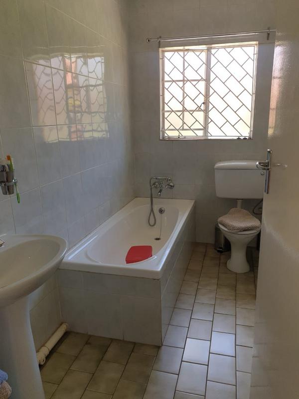 5 Bedroom Property for Sale in Lenasia Gauteng