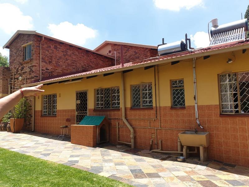 5 Bedroom Property for Sale in Lenasia Gauteng