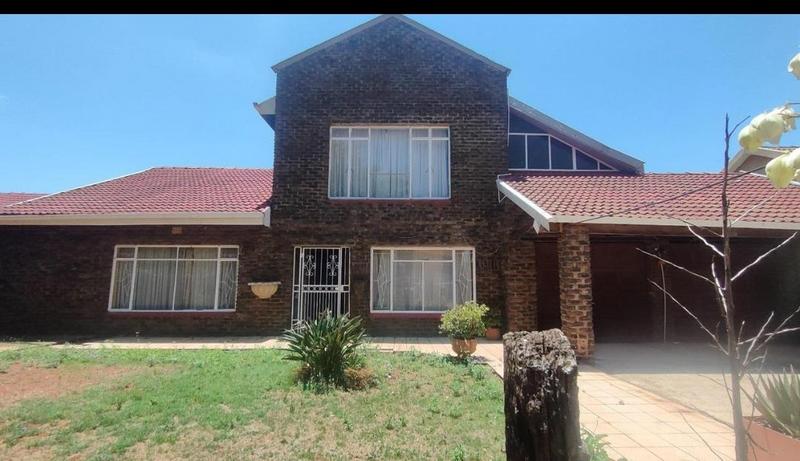 5 Bedroom Property for Sale in Carletonville Gauteng